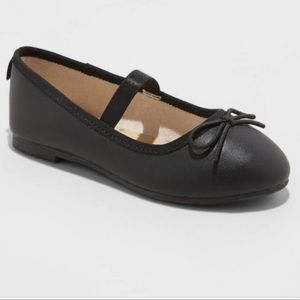 9)Cat and Jack Toddler Girl Ballet Flats